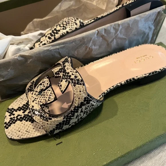 Gucci | Shoes | Gucci Womens Interlocking G Cutout Slide  display picture 1